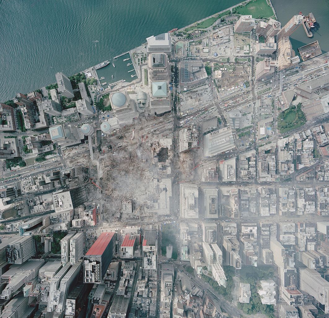 1062px-Aerial_photo_of_WTC_groundzero